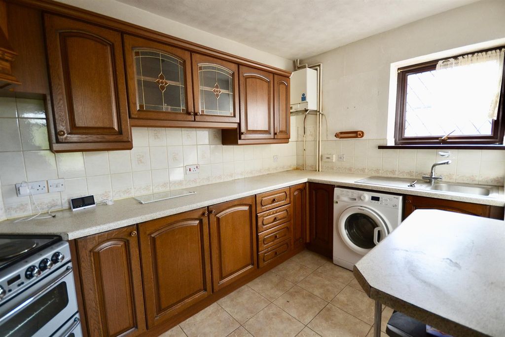 Property photo 2 of 16 Kitchen