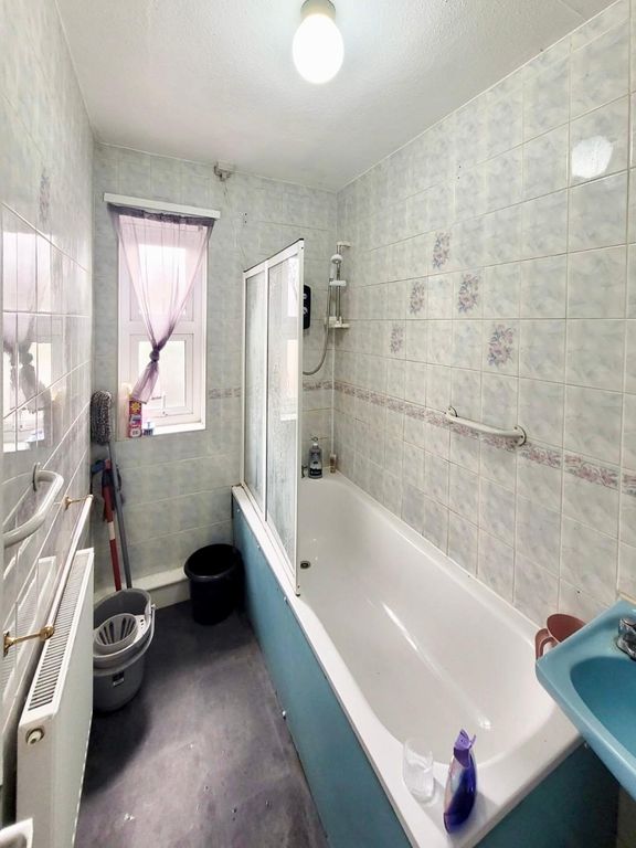 Property photo 3 of 4