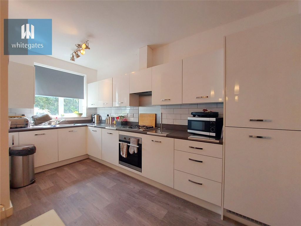 Property photo 2 of 15 Picture No. 04