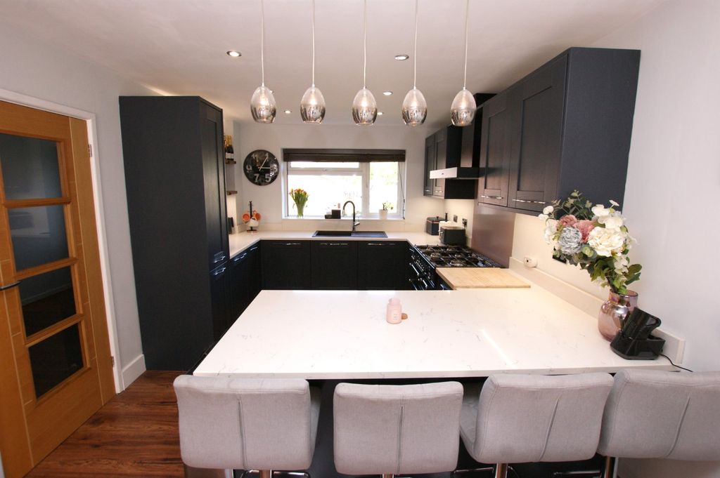 Property photo 2 of 14 Picture No. 02
