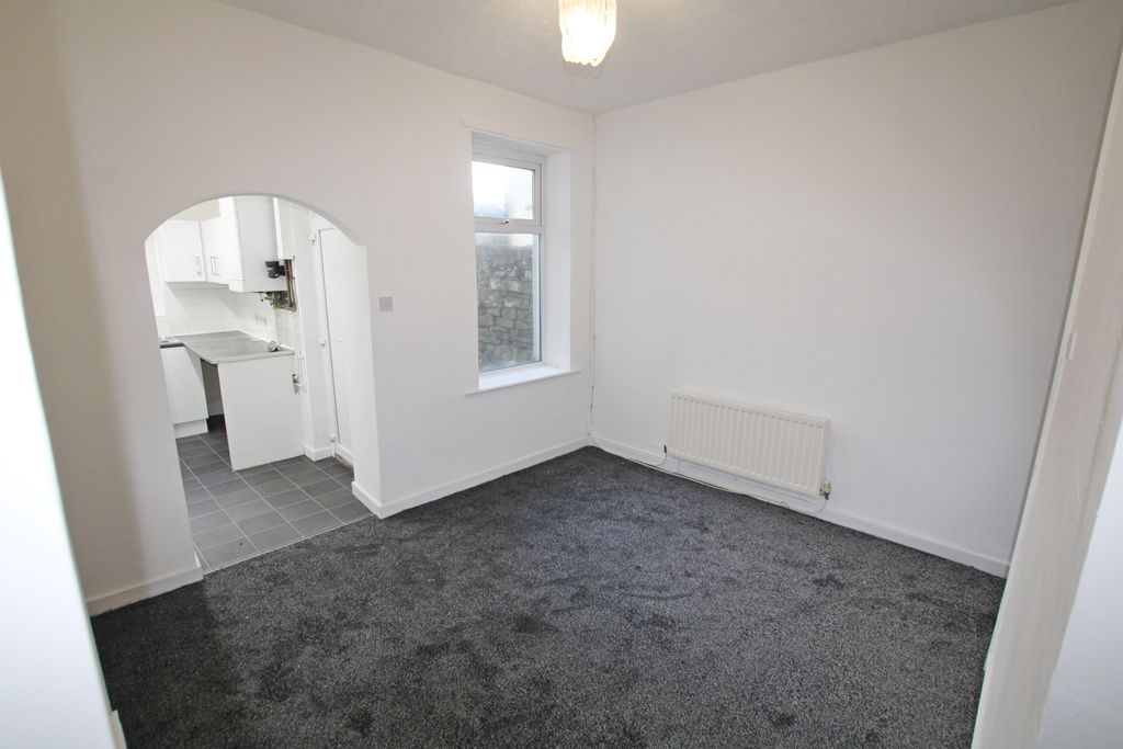 Property photo 3 of 7 3