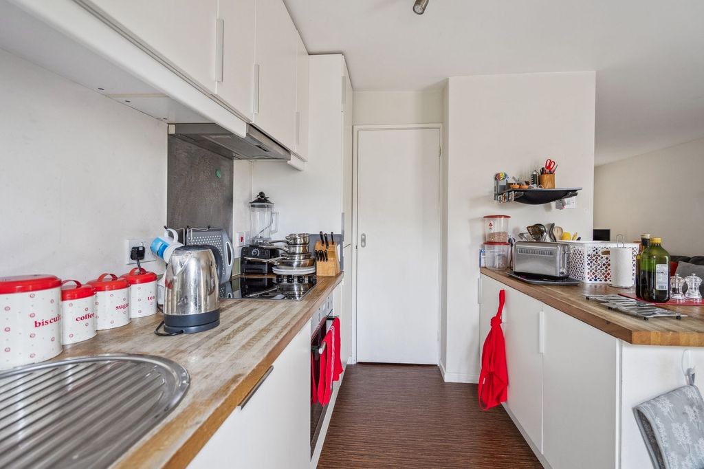 Property photo 3 of 13 Kitchen
