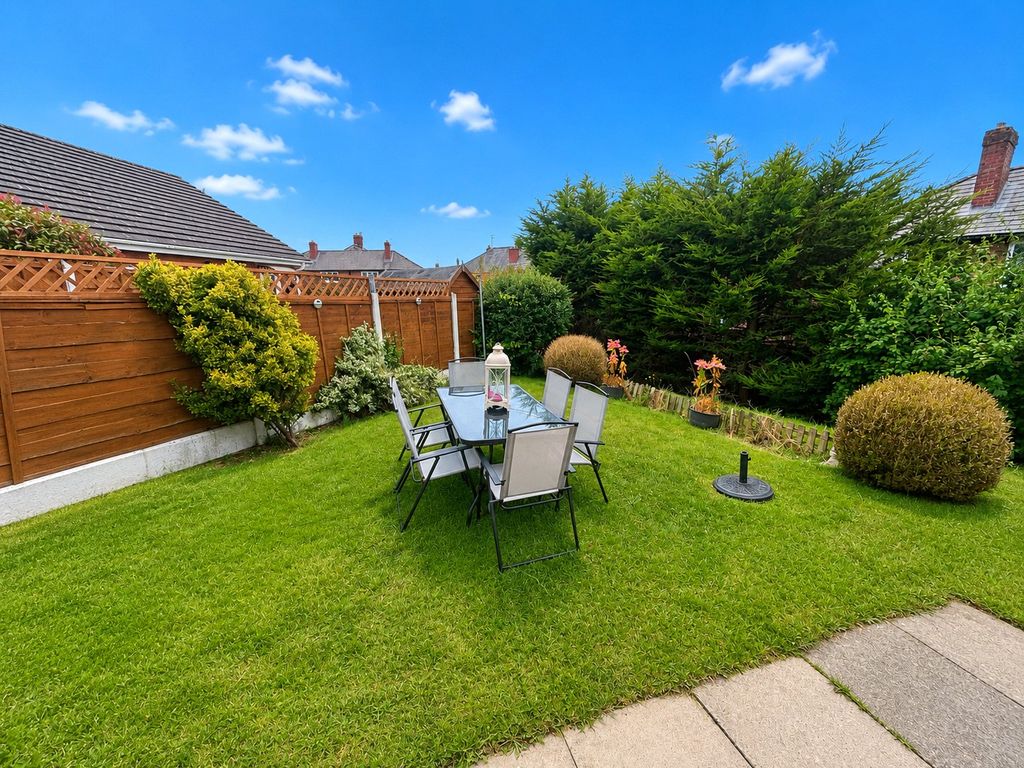 Property photo 2 of 13 Picture No. 04