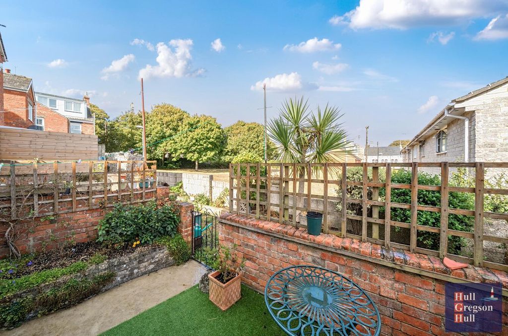 Property photo 3 of 16 14155852-A9c5-4002-B164-50Dede5c4Fcb.Jpg