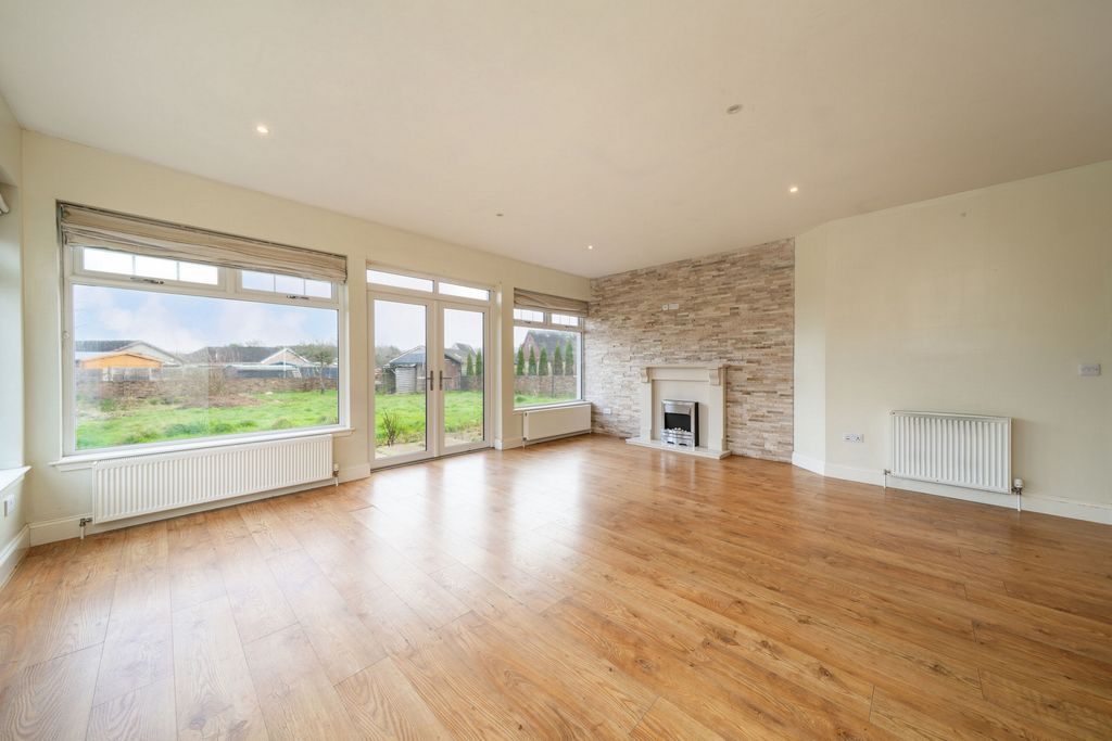 Property photo 2 of 27 Photo 24