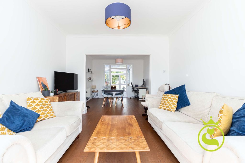Property photo 1 of 17