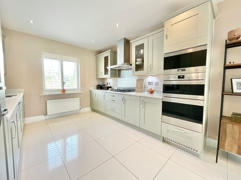 Property photo 3 of 35