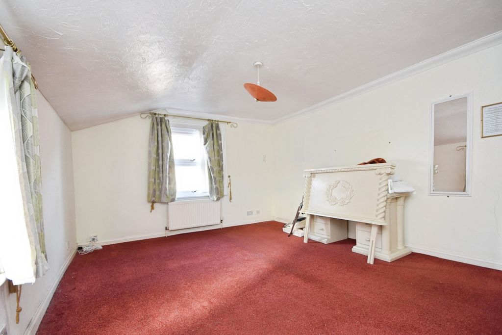 Property photo 3 of 12 Bedroom