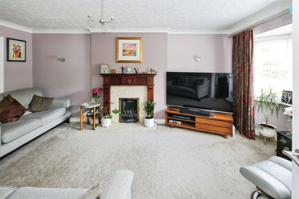 Property photo 3 of 25