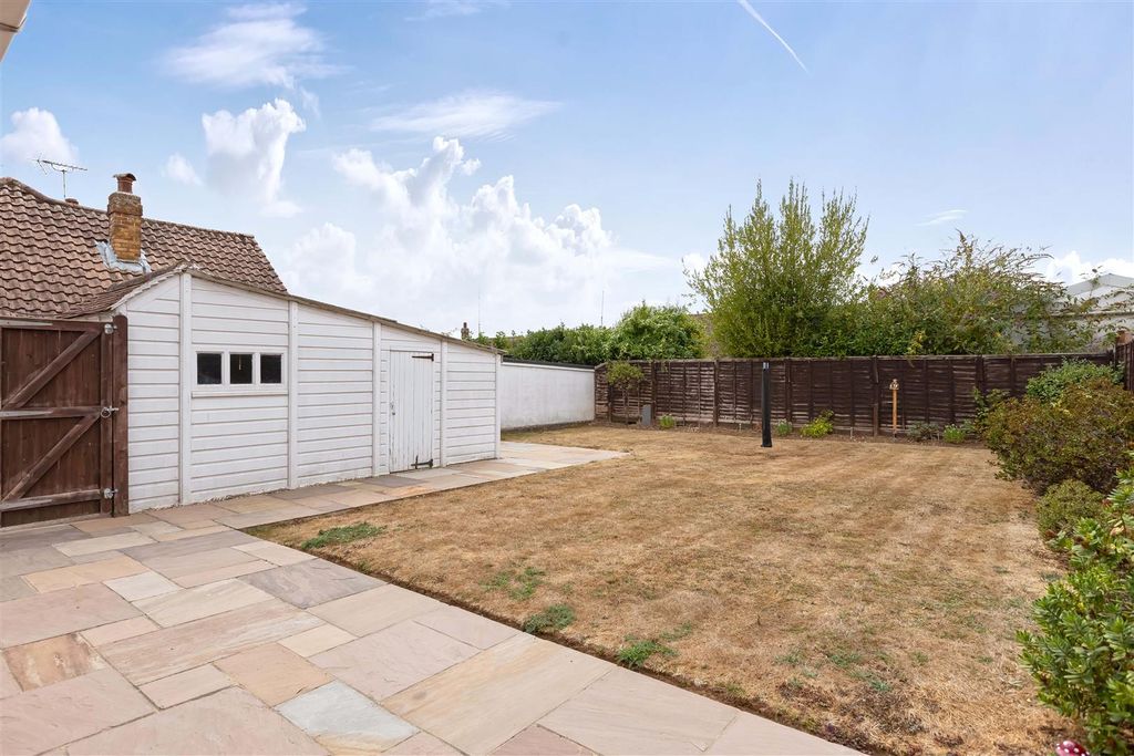 Property photo 2 of 14 Garden 1.Jpg