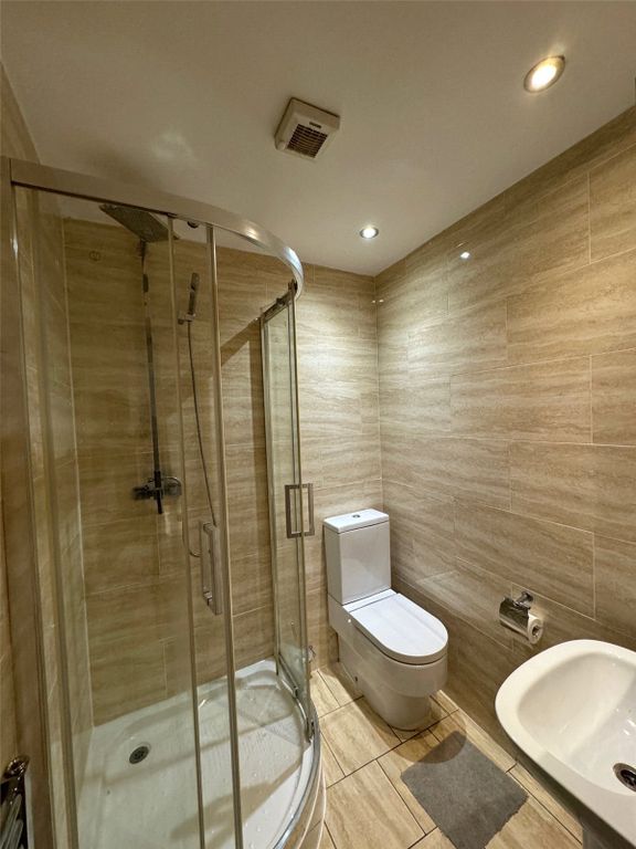 Property photo 1 of 7 Picture No. 11