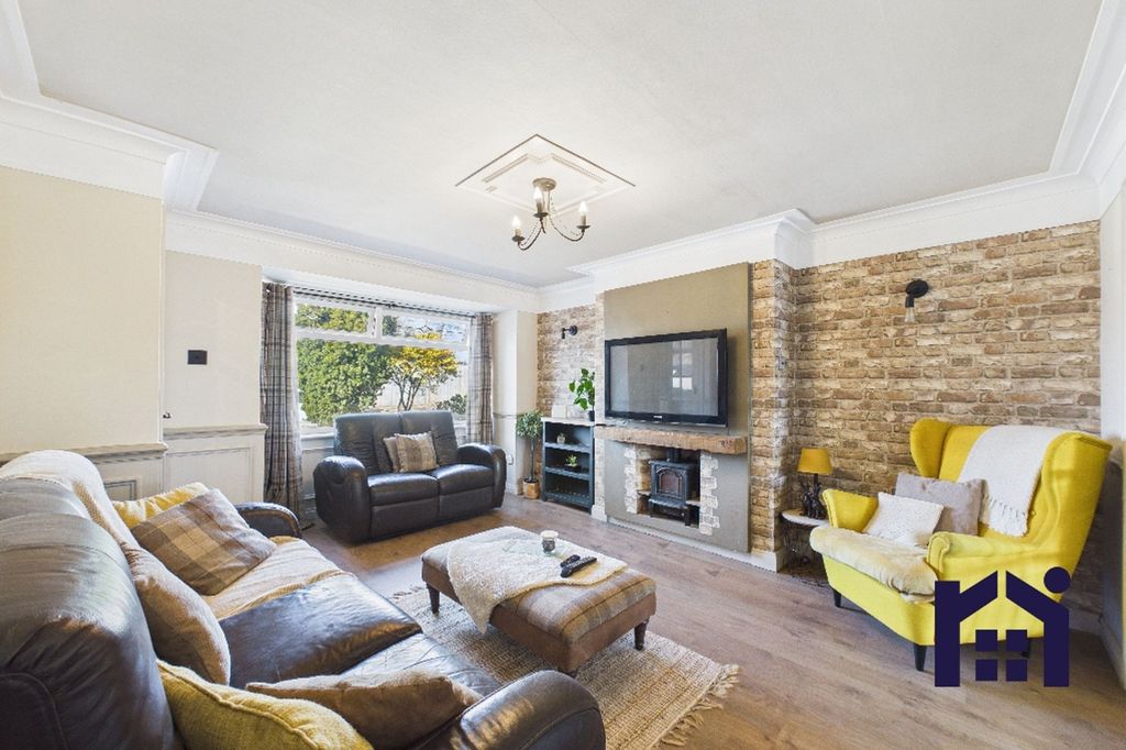 Property photo 3 of 26 Living Room