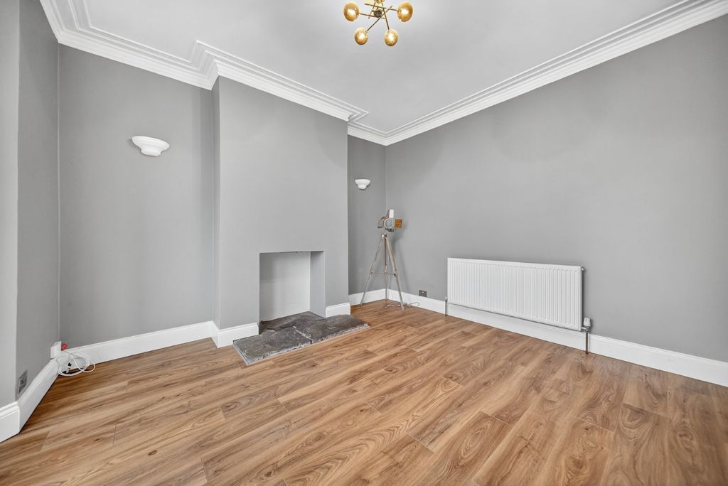 Property photo 3 of 17 Picture No. 19