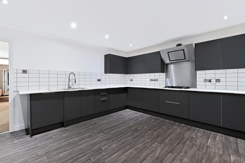 Property photo 2 of 29 Lev1496Pem Dining Kitchen Left.Jpg