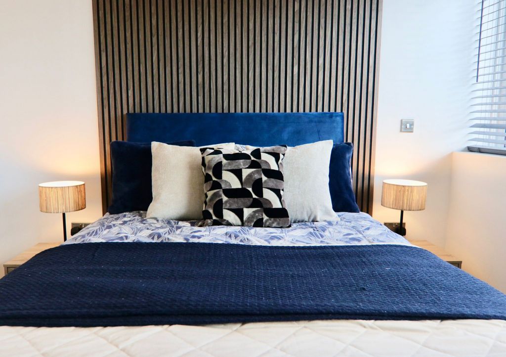 Property photo 1 of 11 Newly Refurbished 1 Bed Apartment - Leeds