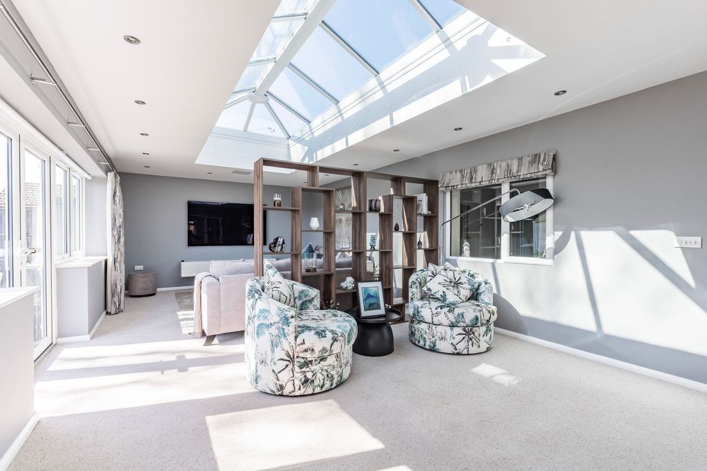 Property photo 3 of 25