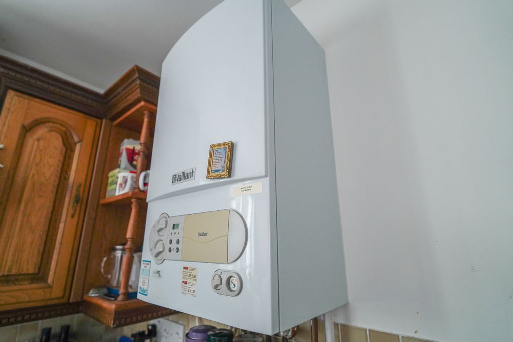 Property photo 3 of 33