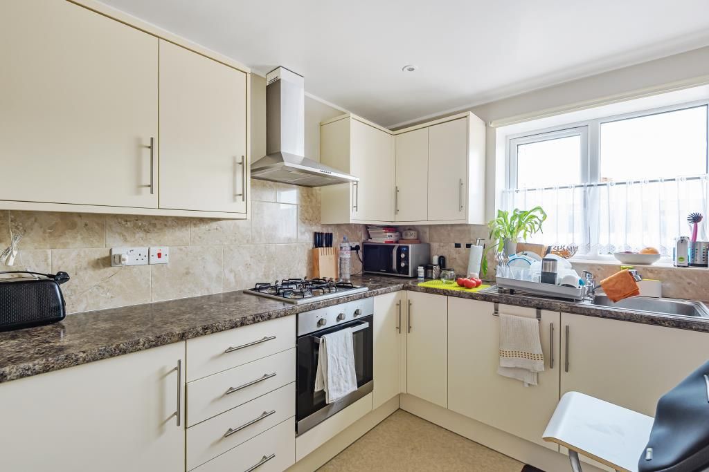 Property photo 1 of 7 Kitchen