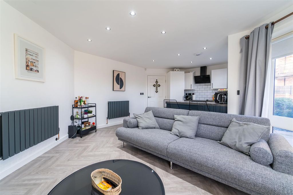 Property photo 2 of 18 Jal03441-Enhanced-Nr