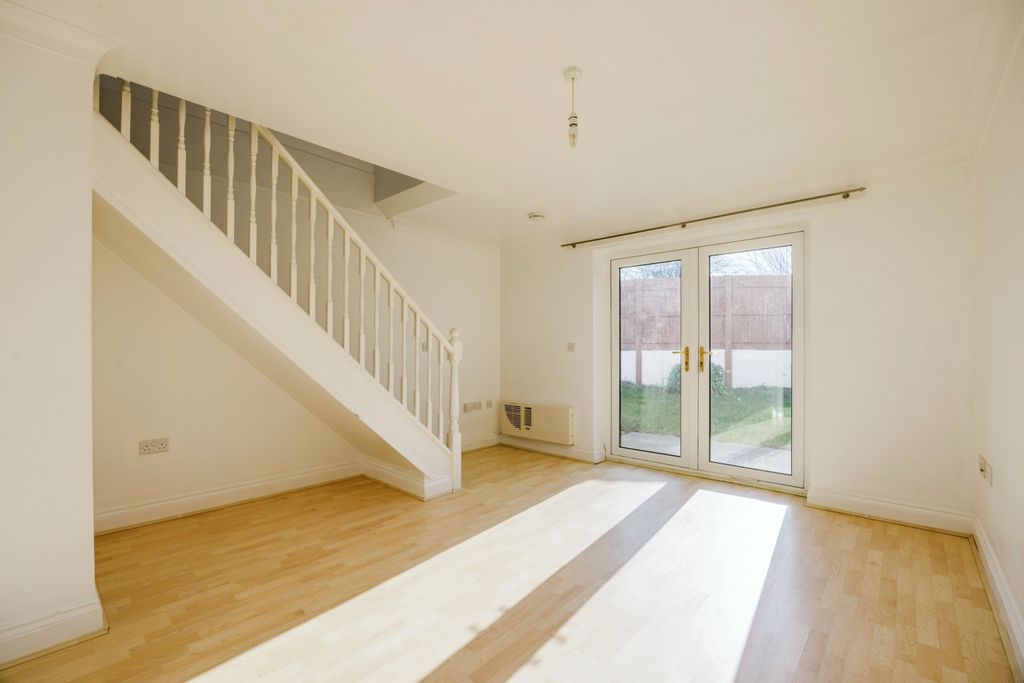 Property photo 2 of 17 Photography