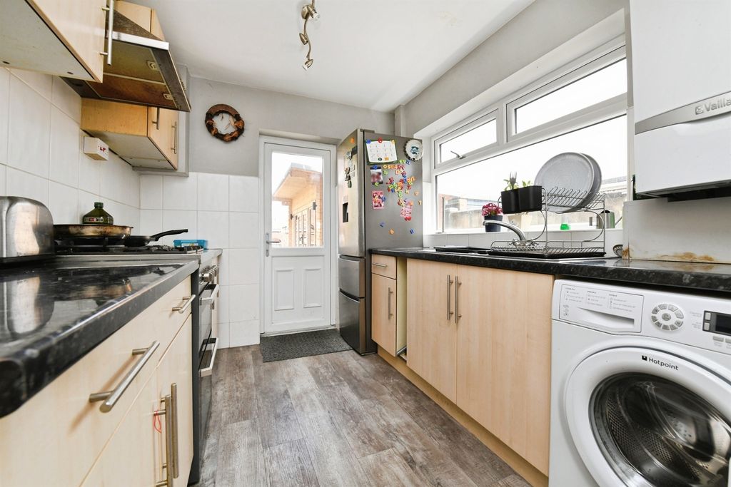 Property photo 3 of 14