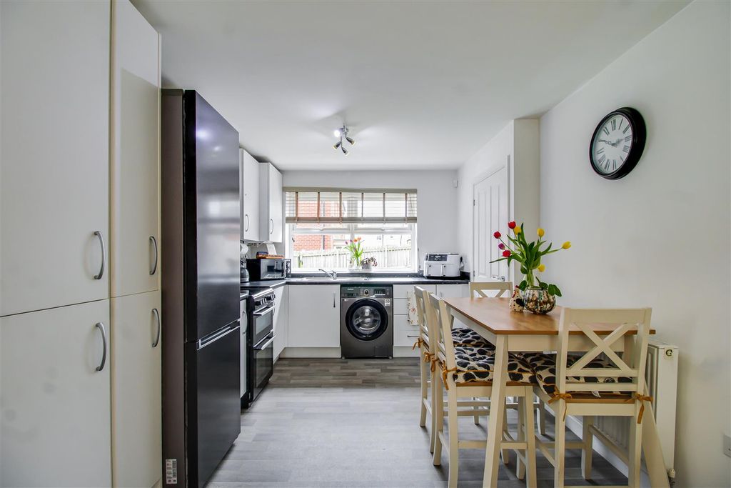 Property photo 3 of 11 Open Plan Living Kitchen Diner