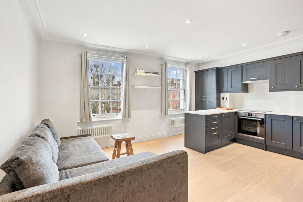 Property photo 3 of 8 Reception