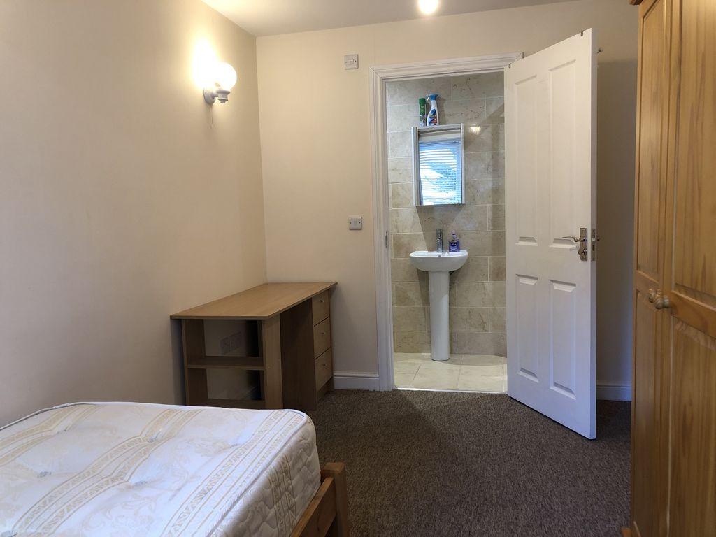 Property photo 2 of 3