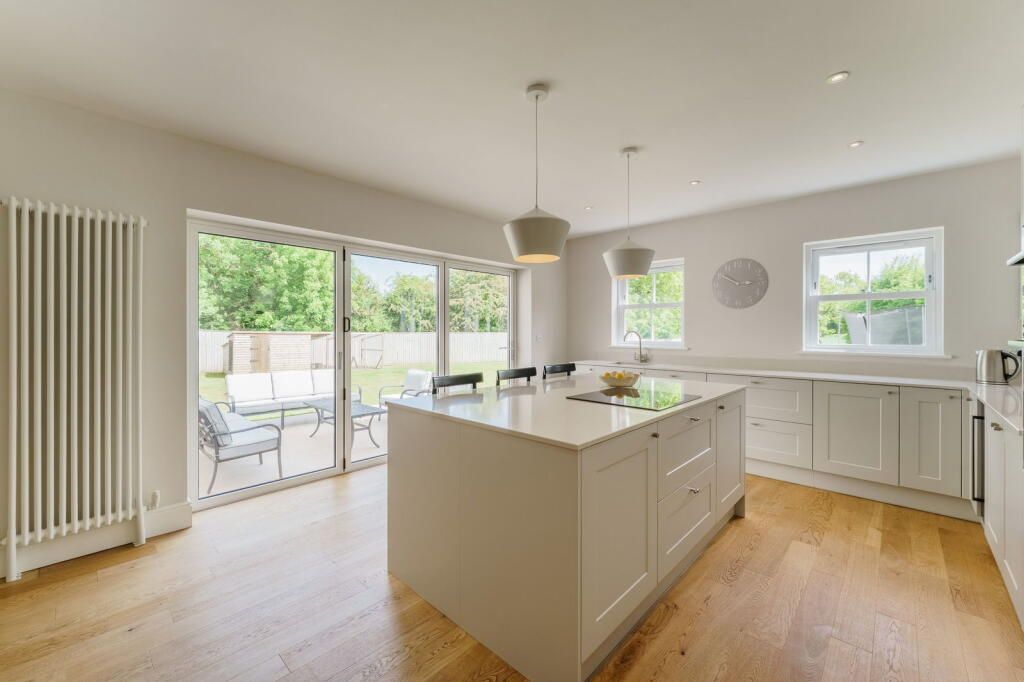 Property photo 3 of 36