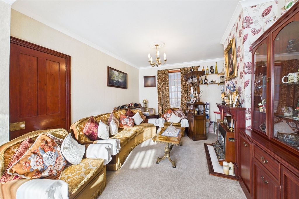 Property photo 3 of 13 Picture No. 02