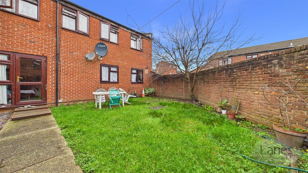Property photo 1 of 10 Cam03457G0-Pr0040-Still009.Jpg