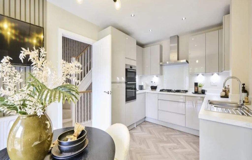 Property photo 2 of 6