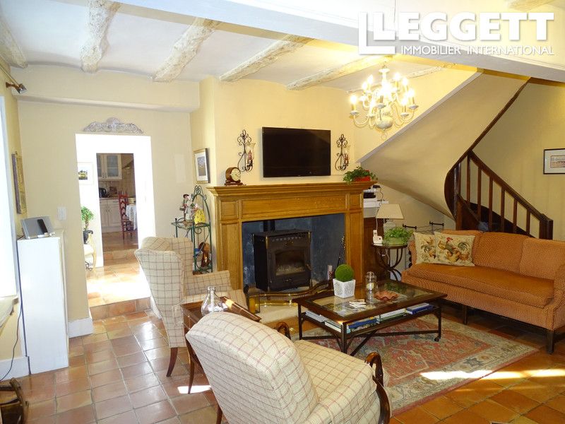 Property photo 2 of 10