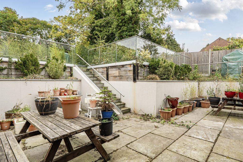 Property photo 2 of 23