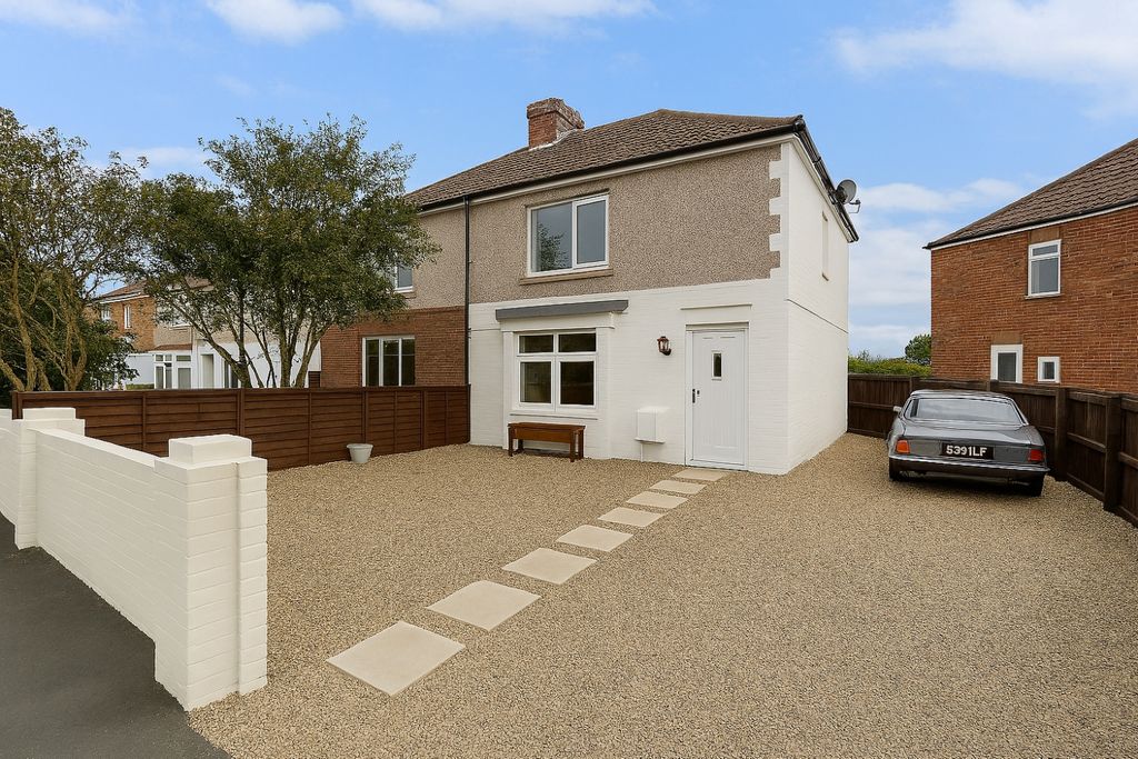 Property photo 1 of 12 Designer (36)