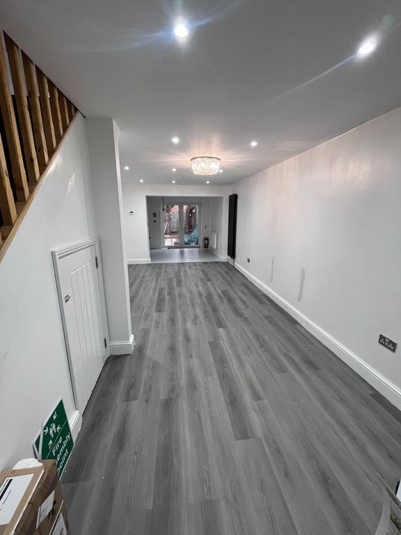 Property photo 1 of 28