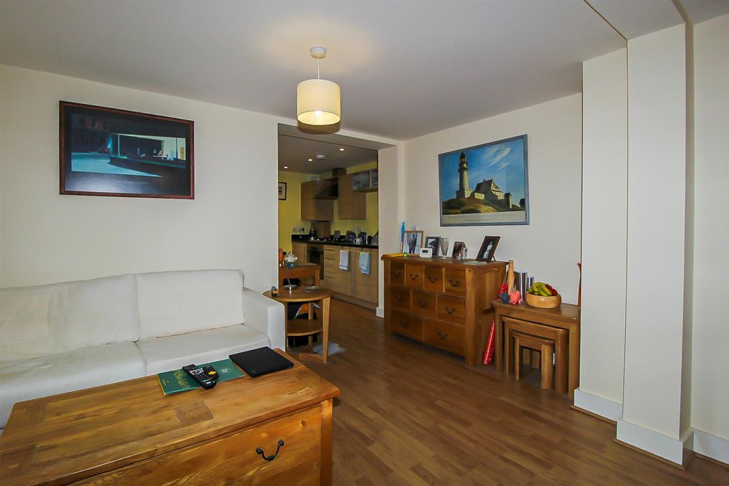 Property photo 3 of 7