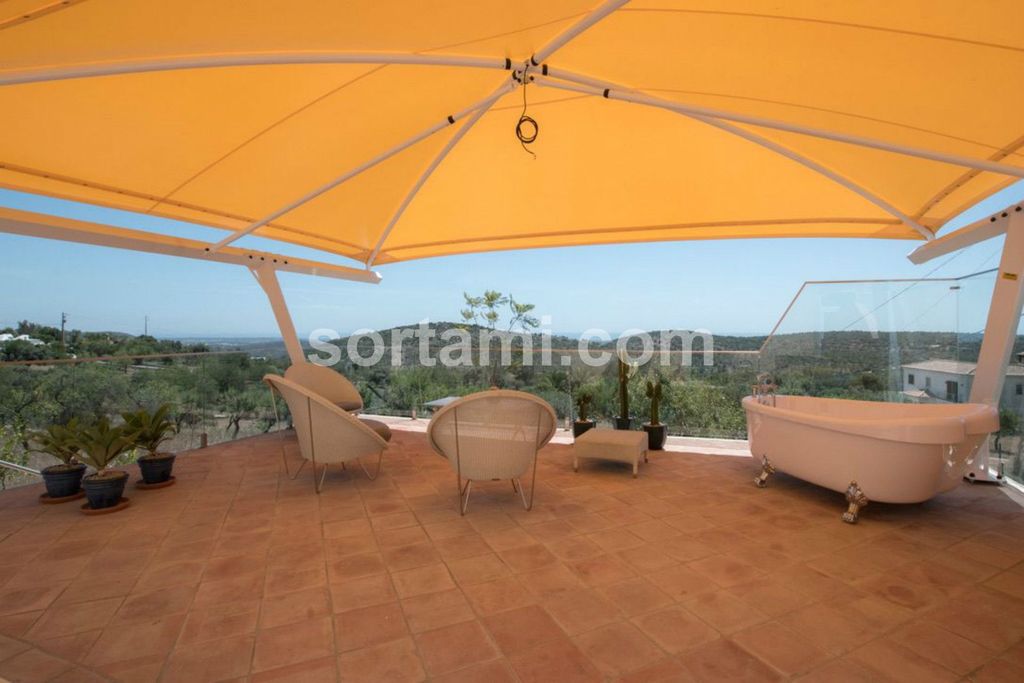 Property photo 3 of 54