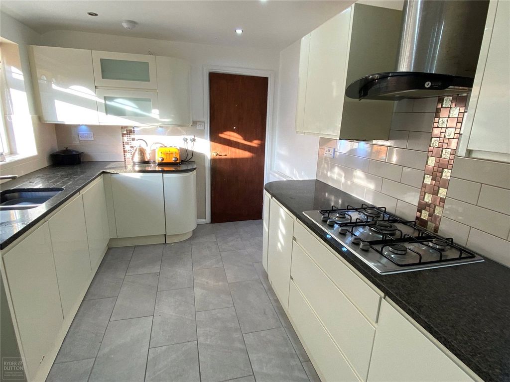 Property photo 3 of 10 Picture No. 11