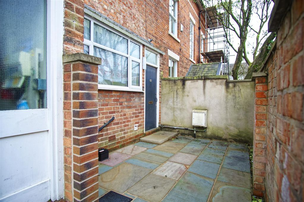 Property photo 2 of 11 Exterior - Front