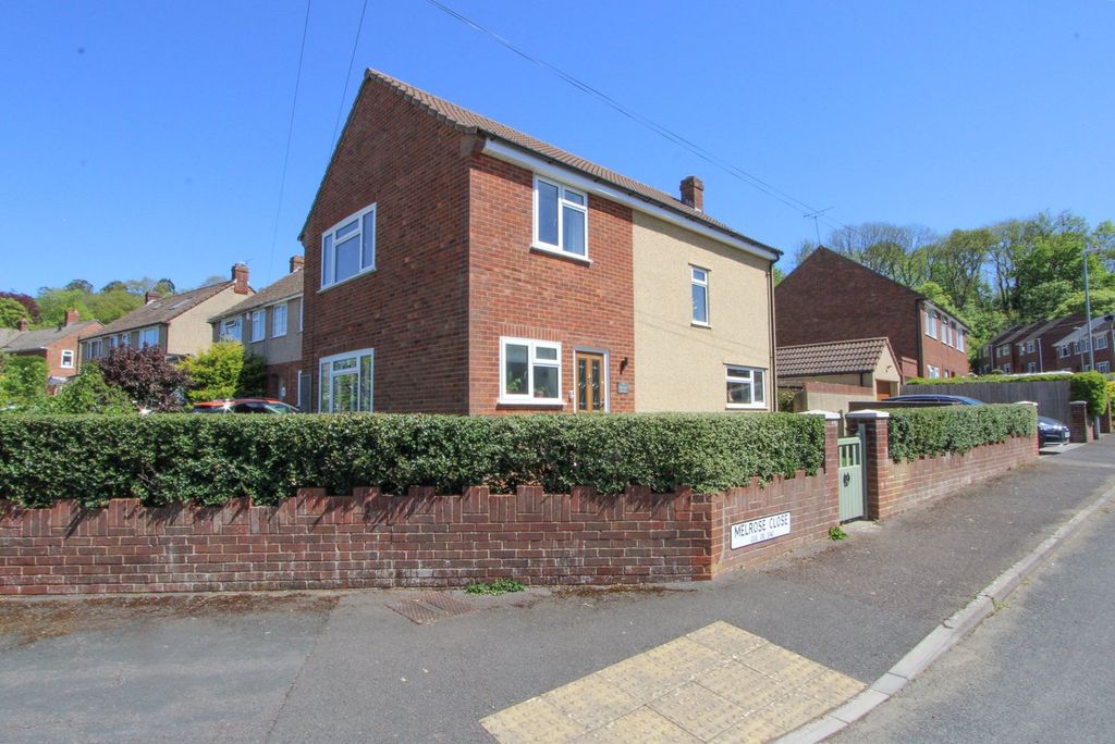 Property photo 2 of 29
