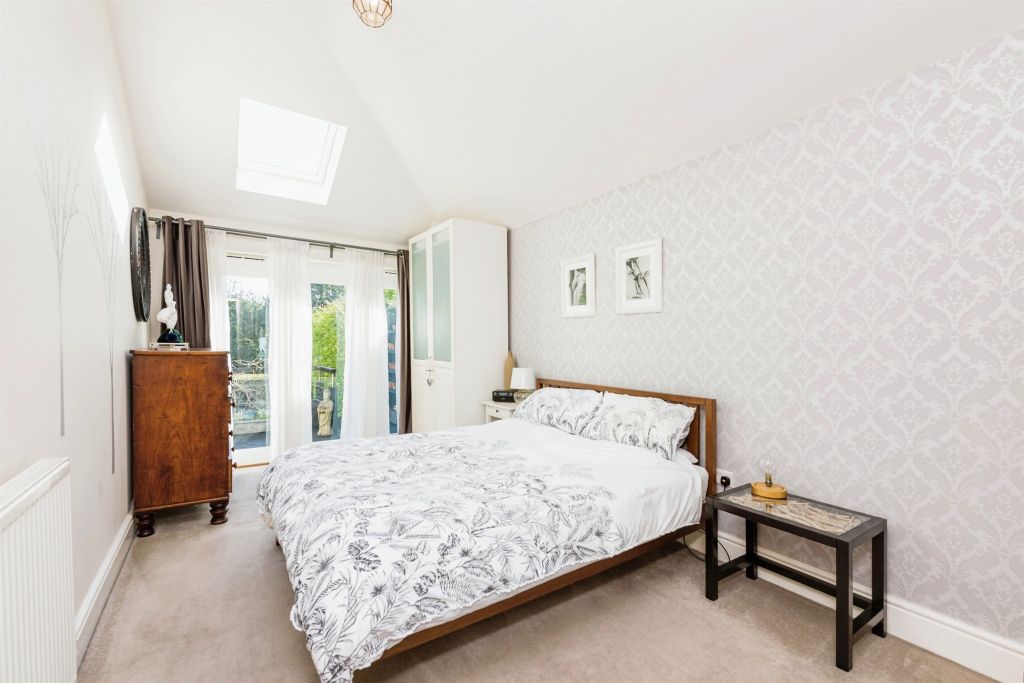 Property photo 3 of 19