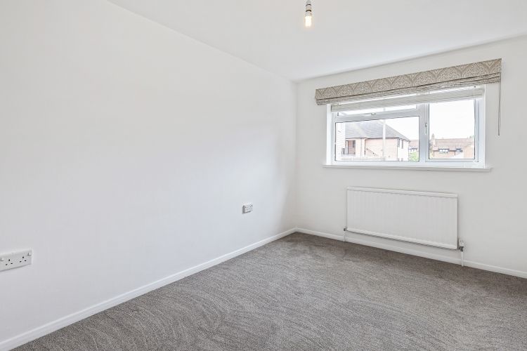 Property photo 3 of 6 302250