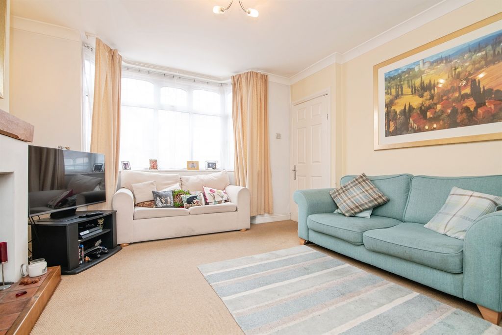 Property photo 2 of 17