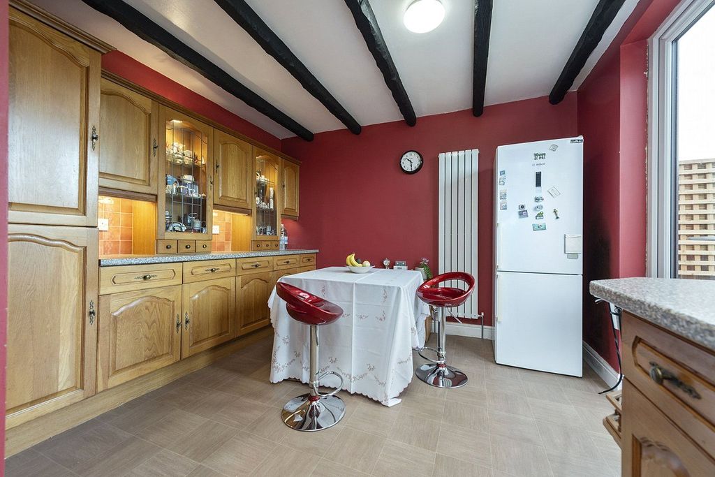 Property photo 1 of 19 Picture No. 05