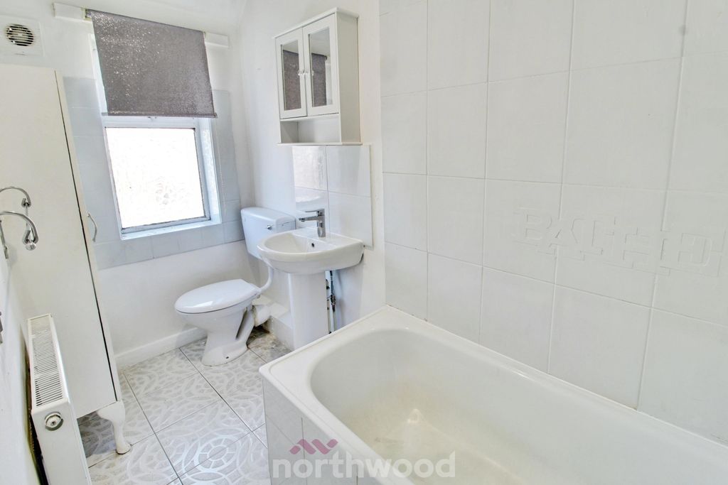 Property photo 3 of 22