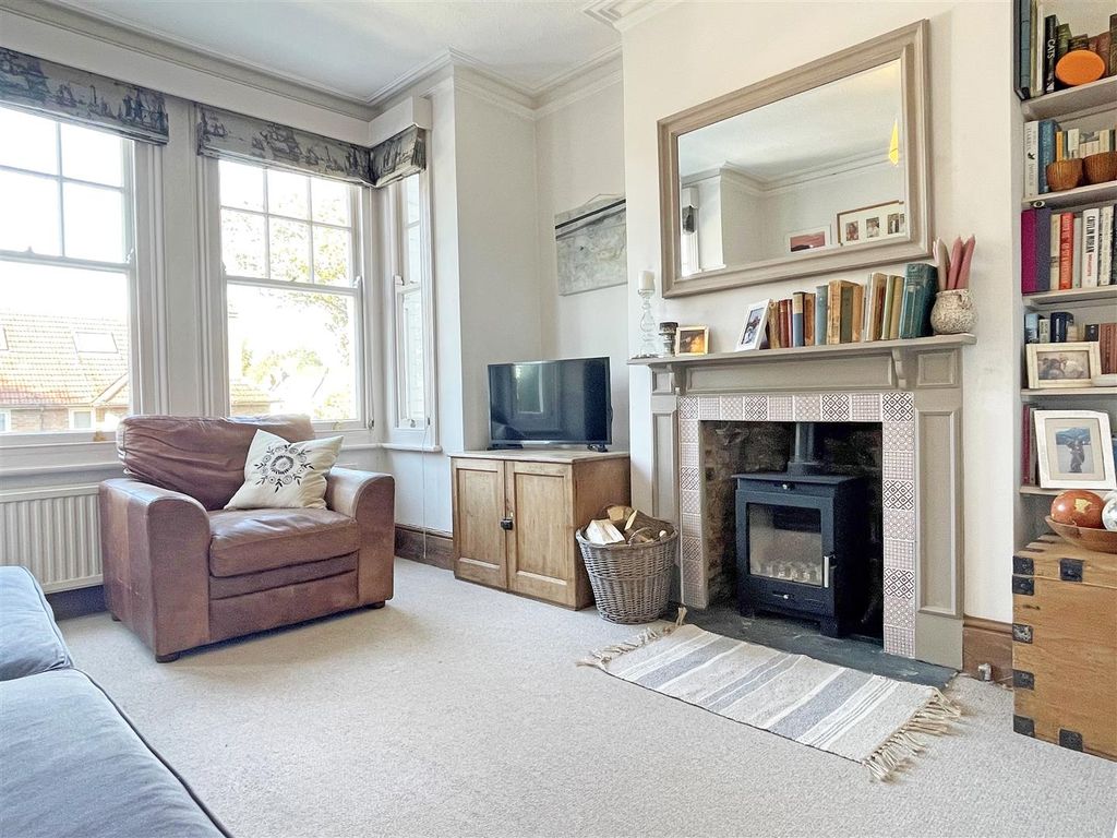 Property photo 3 of 16 Loua.Jpg