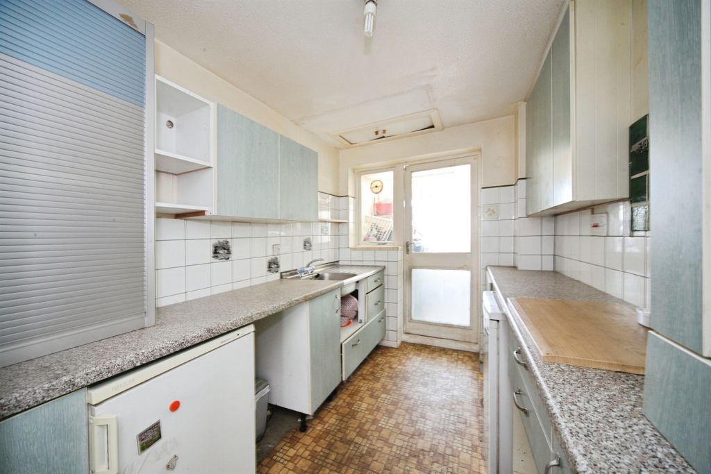Property photo 2 of 5