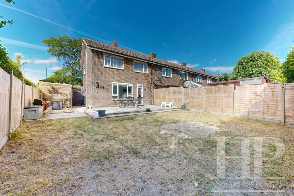 Property photo 2 of 20