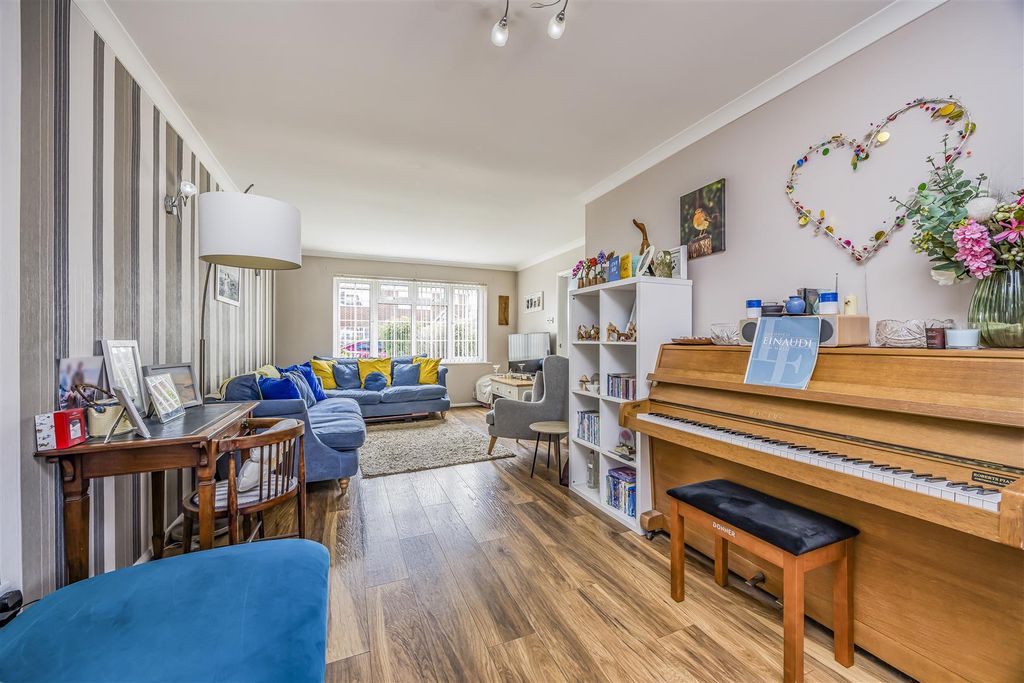 Property photo 3 of 16 Ithica Close, Hayling Island-Porticomarketing-Nexa